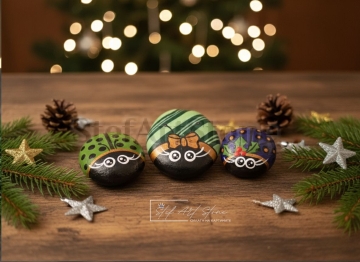 Комплект от 3 бр.  Ръчно Рисувани Камъни Калинки "Зимна Гора" (7-8 см)