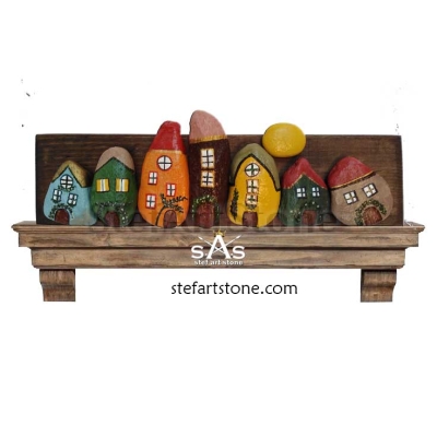 Пано с рисувани камъни Веселата улица 40 х 10 