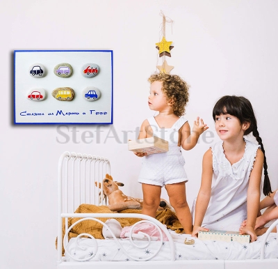 Детска картина с Коли рисувани камъни