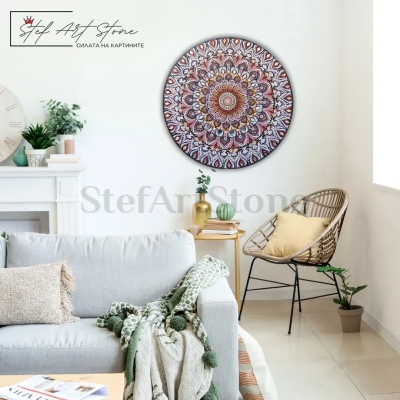 Мандала „Пътят на светлина“ – ръчно рисувана картина, поставена на стена в модерен интериор