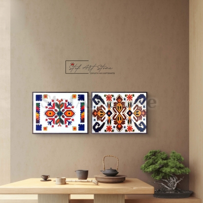 Стилен интериор с дървени картини и българска шевица