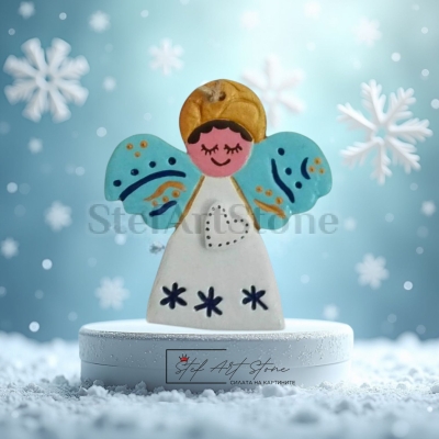 Ръчно изработен коледен ангел със светлосини крила