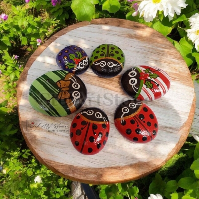 Декорация и украса  Комплект рисувани камъни с калинки