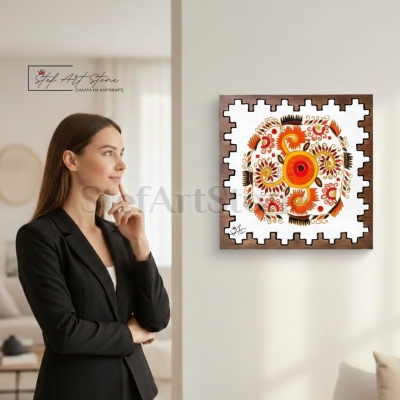 Голяма картина с българска шевица слънчев знак на стената в модерен хол