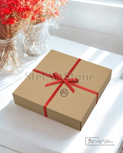 Елегантен подарък в кутия: Комплект ръчно рисувани картини от дърво