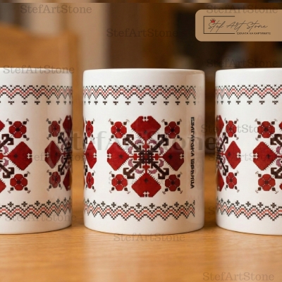 Детайл на принта: Шуменска Елбетица върху керамична чаша